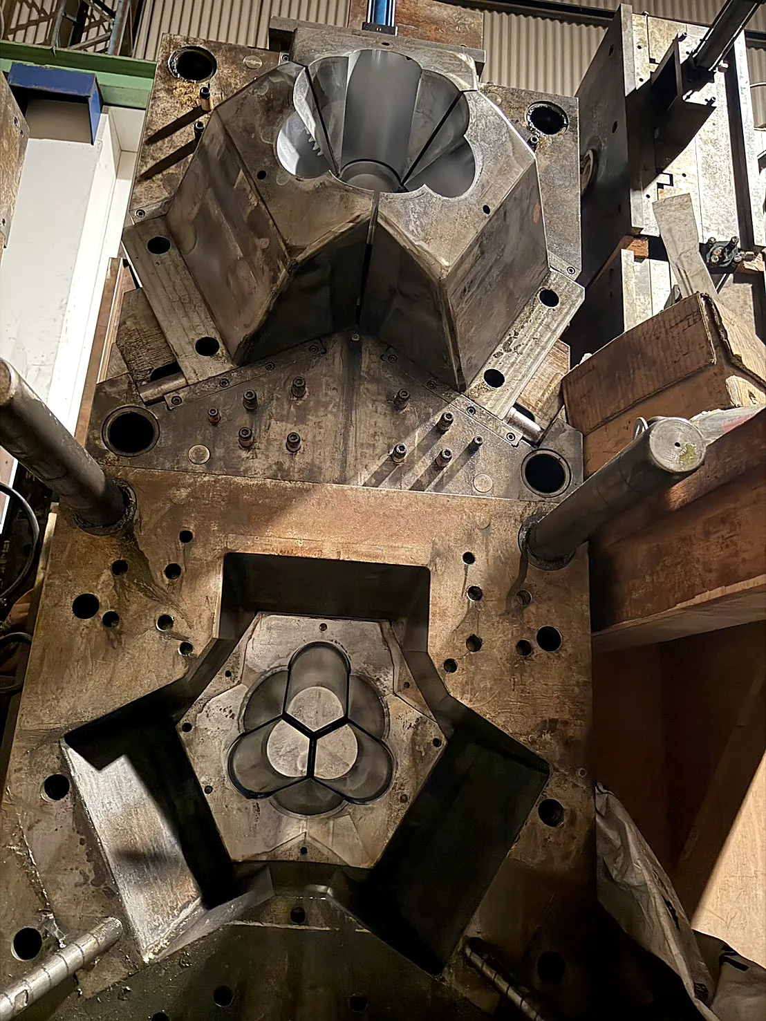 模具模穴特寫